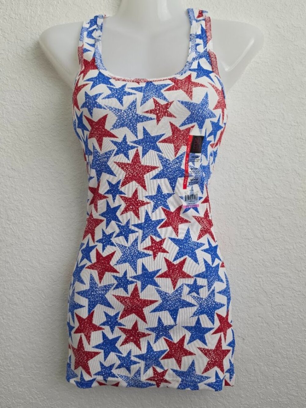 Women’s Juniors No Boundaries Tank Top Red White And Blue Star Design. Size S.
